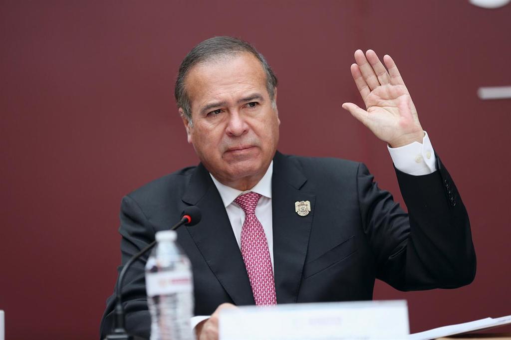 CABILDO APRUEBA LICENCIA A ARTURO GONZáLEZ