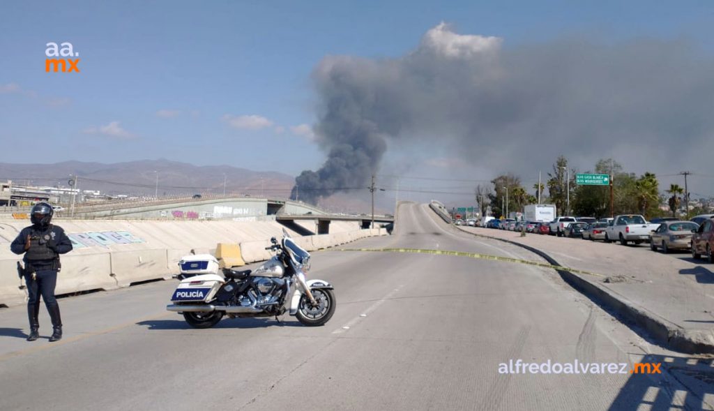 FUERTE INCENDIO DE RECICLADORA PROVOCA EVACUACIóN DE FAMILIAS FUERTE INCENDIO DE RECICLADORA PROVOCA EVACUACIóN DE FAMILIAS