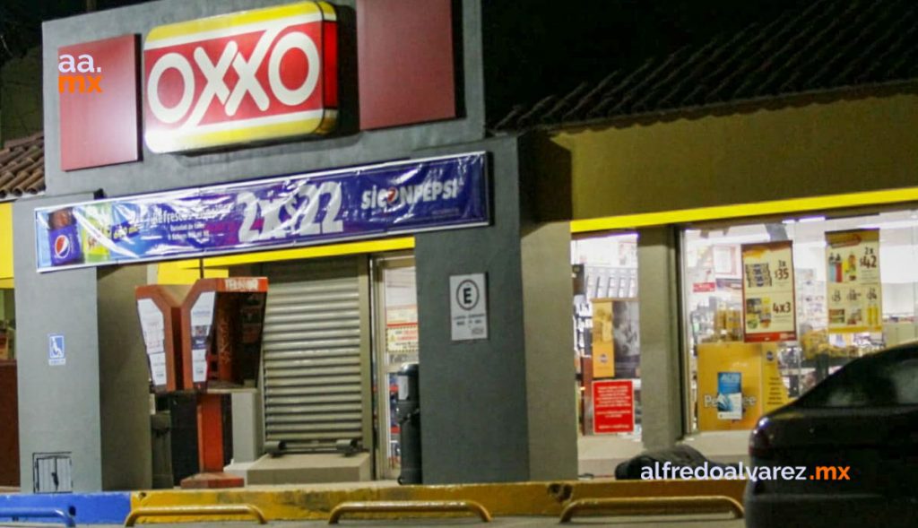 ATAQUE ARMADO AFUERA DE OXXO DEJA SIN VIDA A UNO