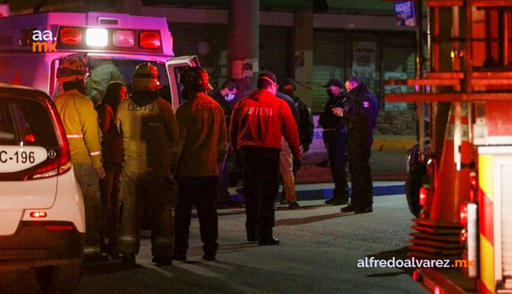 ATAQUE ARMADO AFUERA DE OXXO DEJA SIN VIDA A UNO
