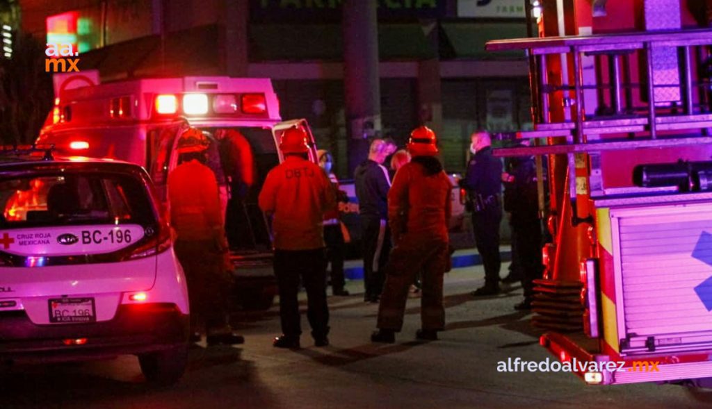 ATAQUE ARMADO AFUERA DE OXXO DEJA SIN VIDA A UNO
