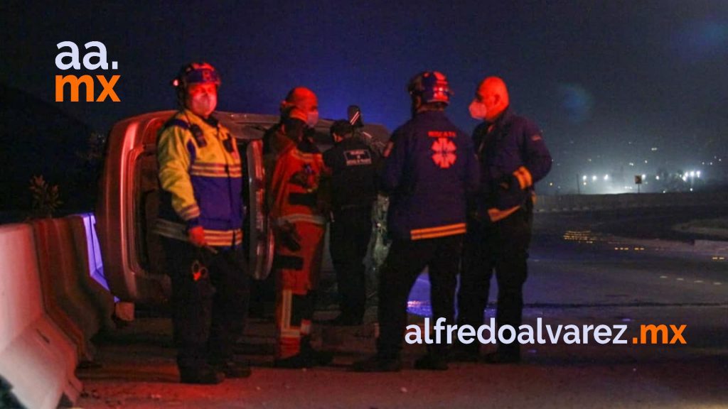 VUELCA EN LA VíA RáPIDA Y ABANDONA EL AUTO