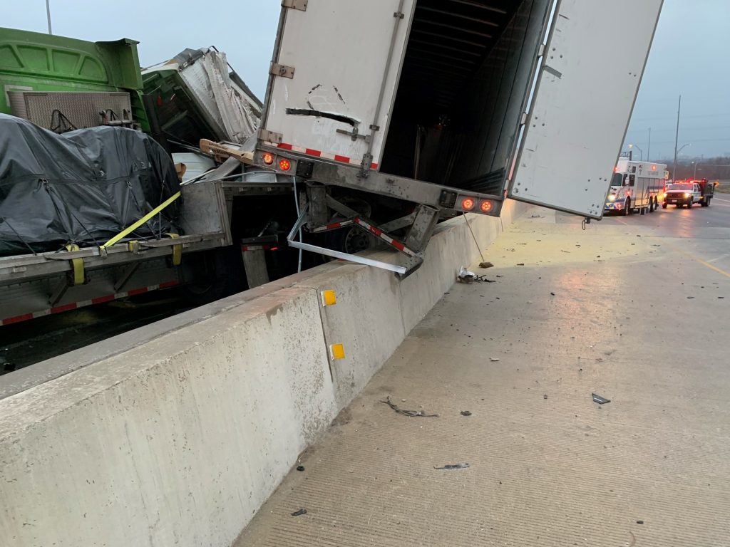 FOTOS: CHOCAN MáS DE 100 AUTOS Y DEJAN MUERTOS EN TEXAS