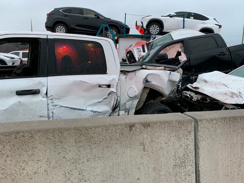 FOTOS: CHOCAN MáS DE 100 AUTOS Y DEJAN MUERTOS EN TEXAS