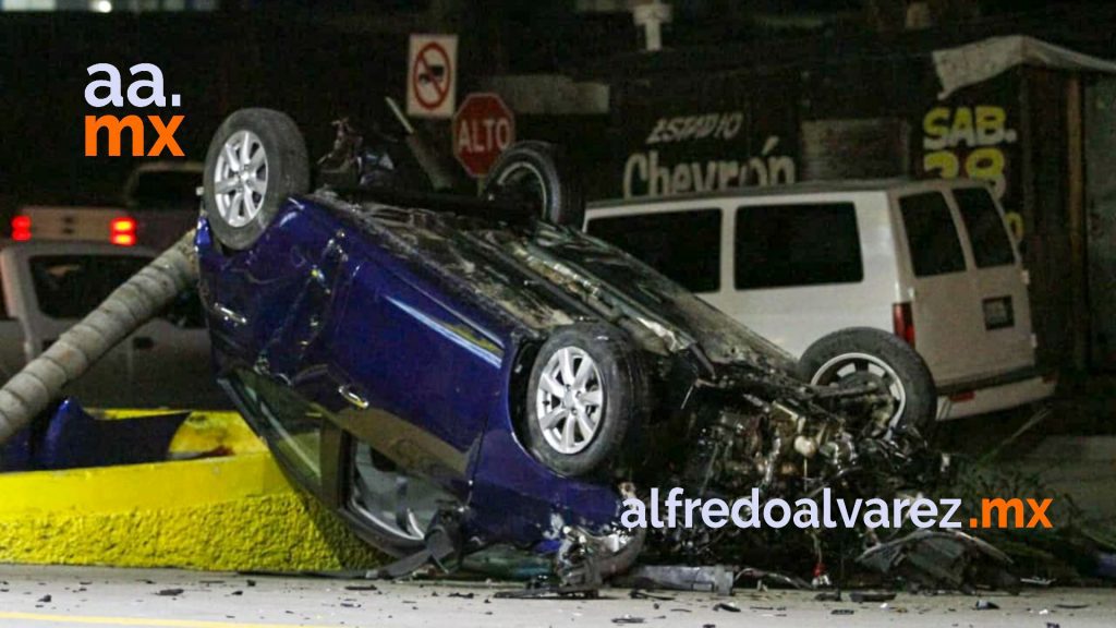 CIRCULABA A EXCESO DE VELOCIDAD, LE TRUENA LLANTA Y MATA A UNA PERSONA