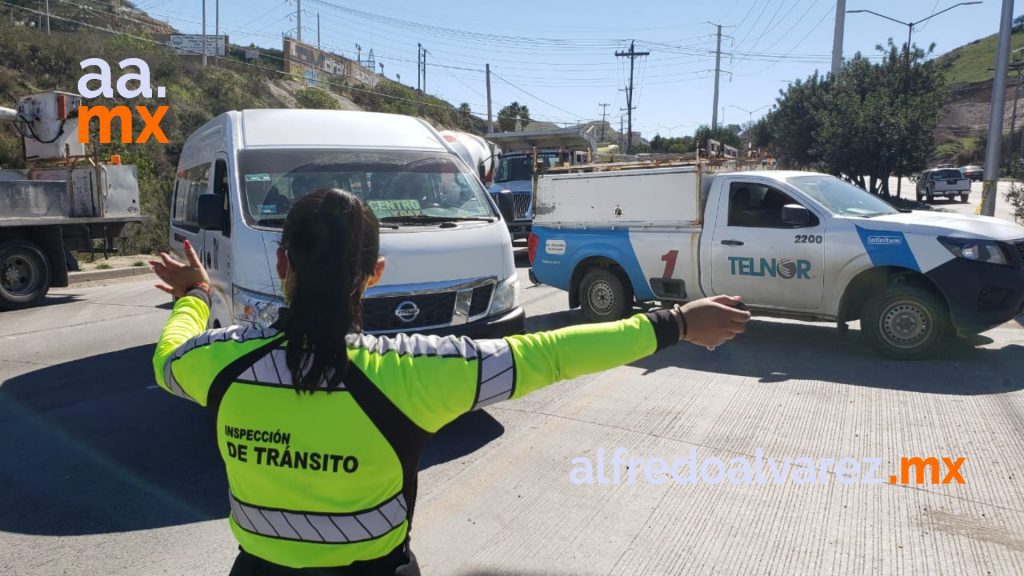 CONDUCTOR MUERE PRENSADO AL IMPACTAR CUATRO AUTOS