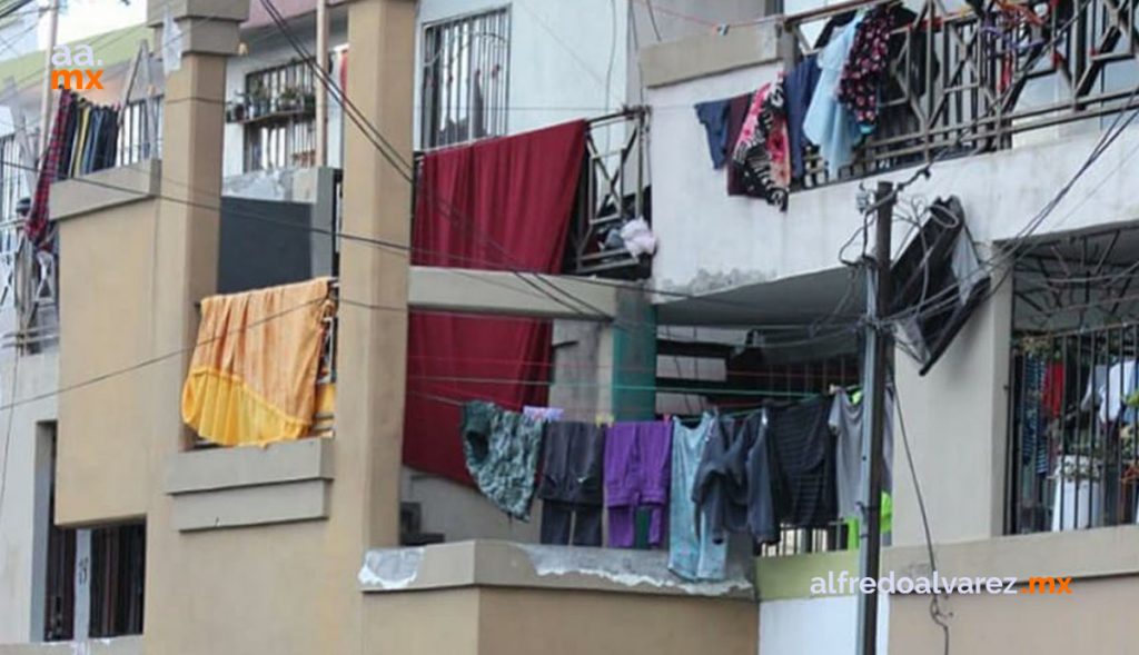 ASESINAN A MUJER EN LA ENTRADA DE SU DOMICILIO ASESINAN A MUJER EN LA ENTRADA DE SU DOMICILIO