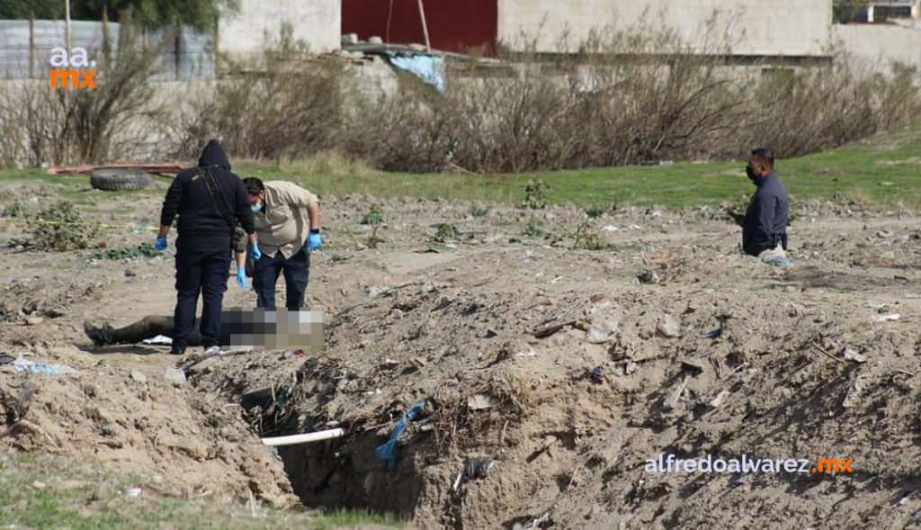 HALLAN CADáVER DE MUJER EN AGUAS NEGRAS
