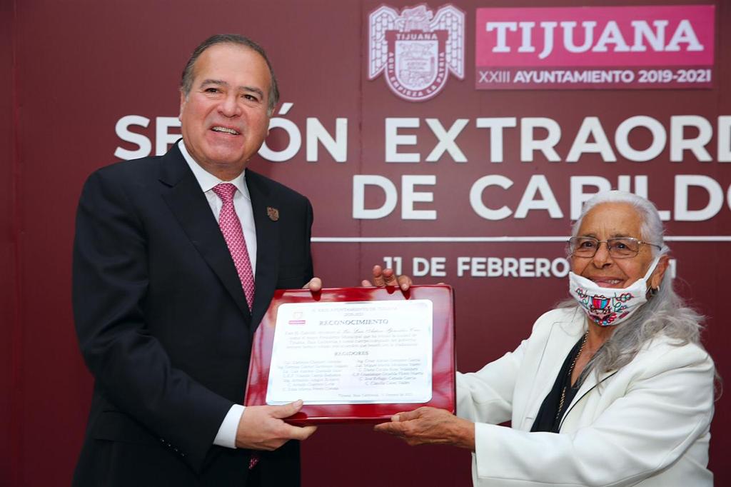 CABILDO APRUEBA LICENCIA A ARTURO GONZáLEZ