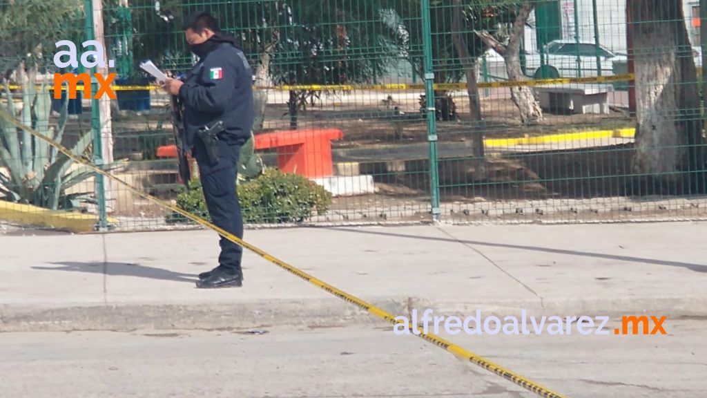MUJER ES BALEADA EN PUESTO AMBULANTE
