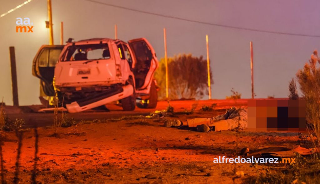 MUERE POLICíA Y ACOMPAñANTE TRAS VOLCADURA; SALEN PROYECTADOS MUERE POLICíA Y ACOMPAñANTE TRAS VOLCADURA; SALEN PROYECTADOS