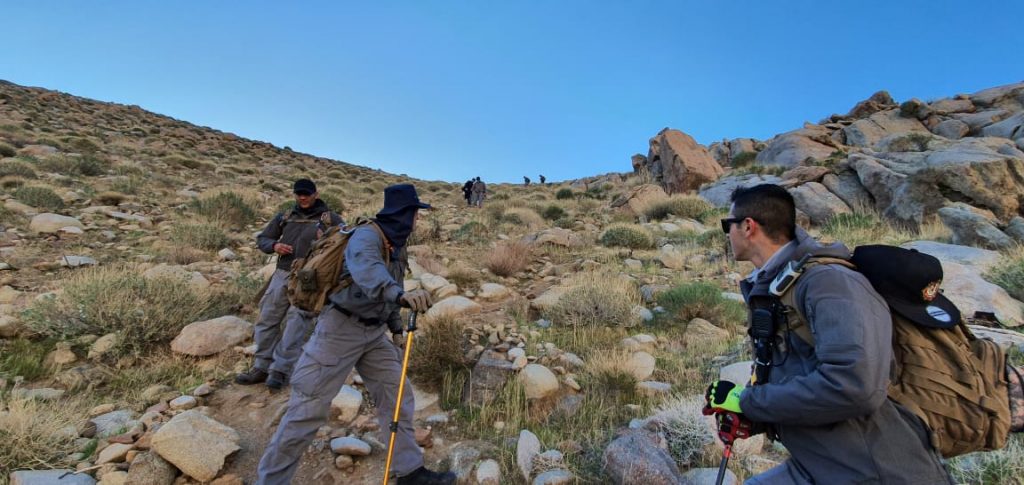 RESCATAN A DOS JOVENCITOS MIGRANTES EN LA RUMOROSA