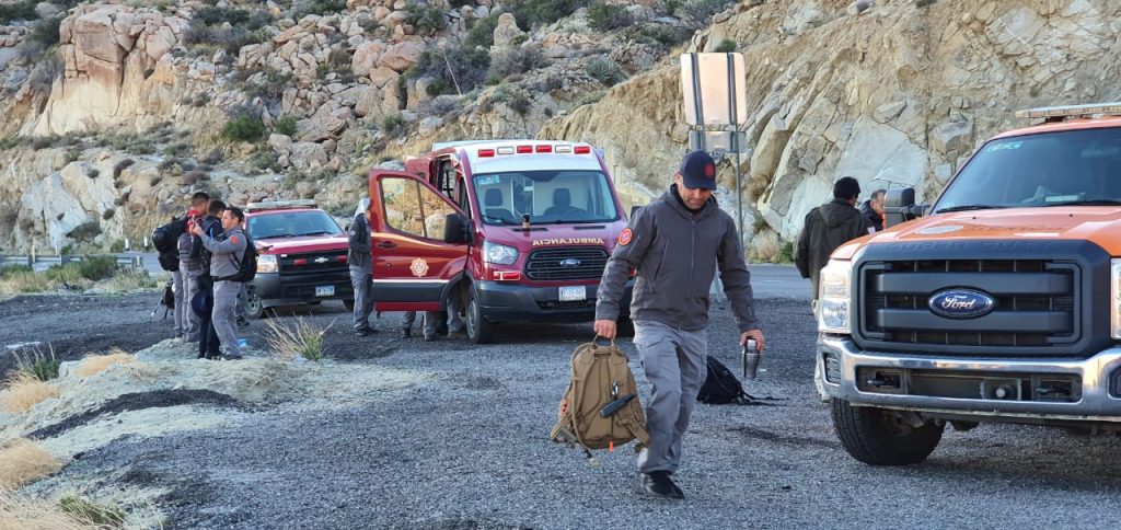 RESCATAN A DOS JOVENCITOS MIGRANTES EN LA RUMOROSA