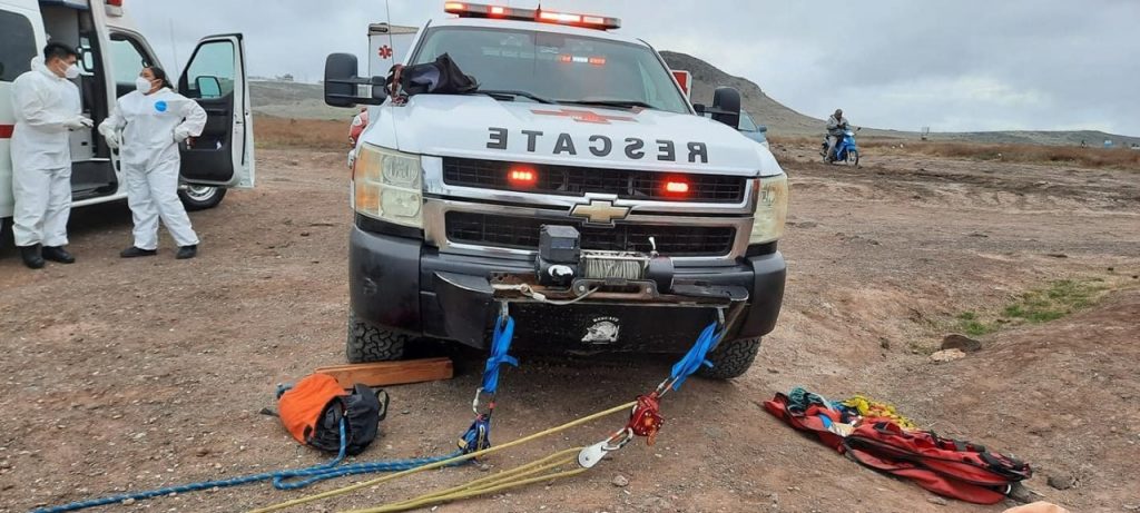 JOVEN CAE DE ACANTILADO Y ACTIVA INTENSO OPERATIVO DE RESCATE