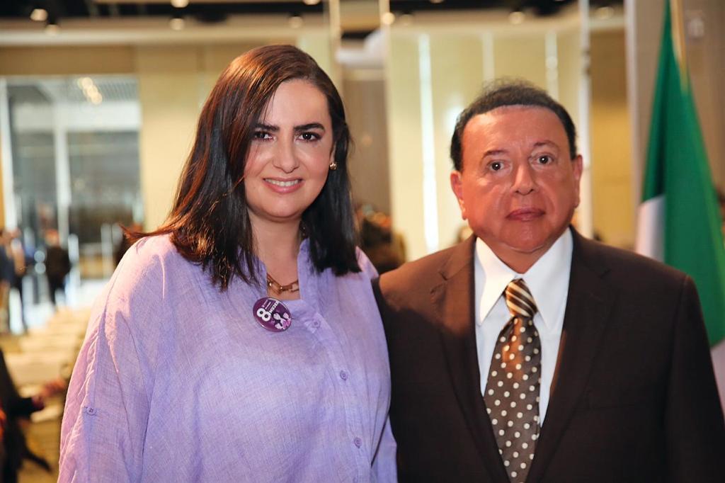 DEVELA KARLA RUIZ ESTATUA DE MARíA ASUNCIóN SANDOVAL DE ZARCO