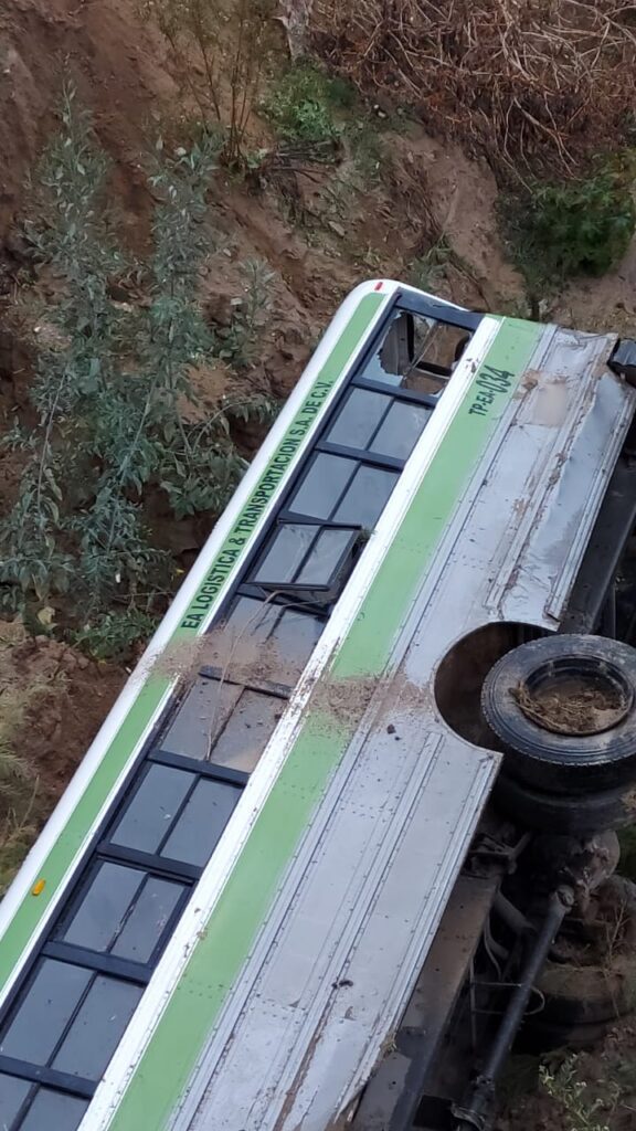 23 LESIONADOS TRAS CAMIONAZO EN 'EL 2000' 23 LESIONADOS TRAS CAMIONAZO EN 'EL 2000'