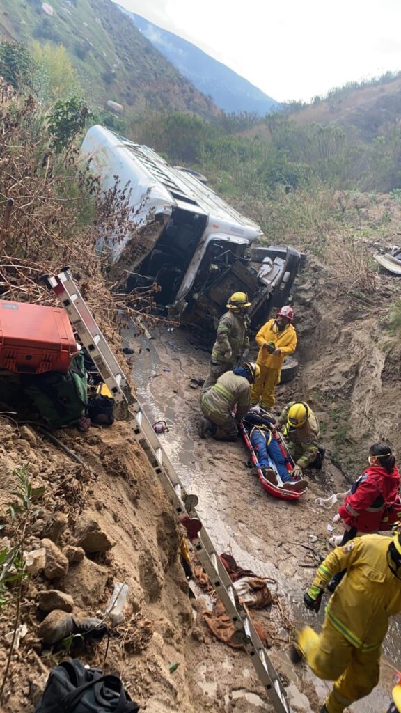 23 LESIONADOS TRAS CAMIONAZO EN 'EL 2000' 23 LESIONADOS TRAS CAMIONAZO EN 'EL 2000'