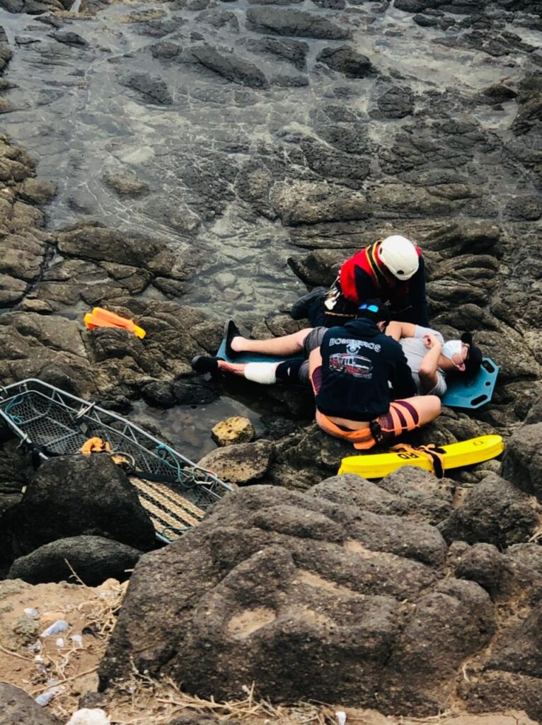 JOVEN CAE DE ACANTILADO Y ACTIVA INTENSO OPERATIVO DE RESCATE