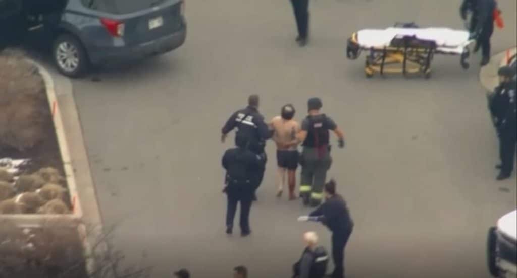 VIDEO: TIROTEO EN CENTRO COMERCIAL; HAY MUERTOS