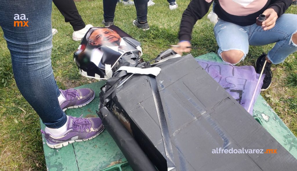 MUJERES SE MANIFIESTAN EN SU DíA; EXIGEN ALTO A FEMINICIDIOS Y JUSTICIA