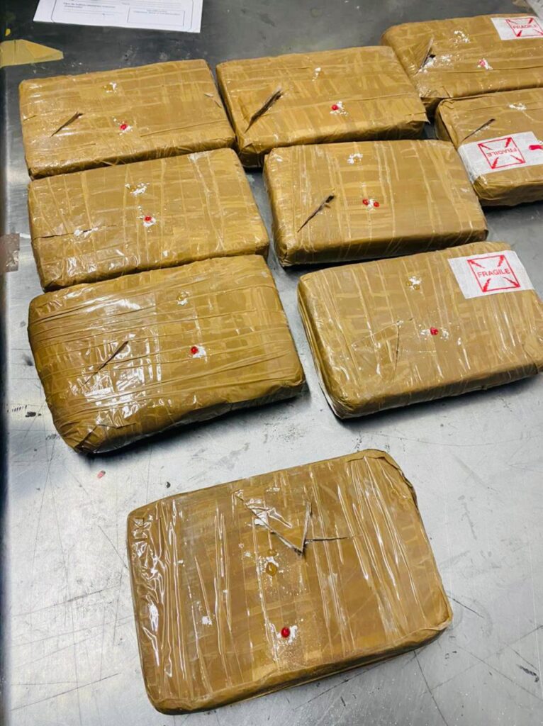 VINCULAN A PROCESO A JOVEN QUE TRANSPORTABA COCAíNA Y LECHE VINCULAN A PROCESO A JOVEN QUE TRANSPORTABA COCAíNA Y LECHE