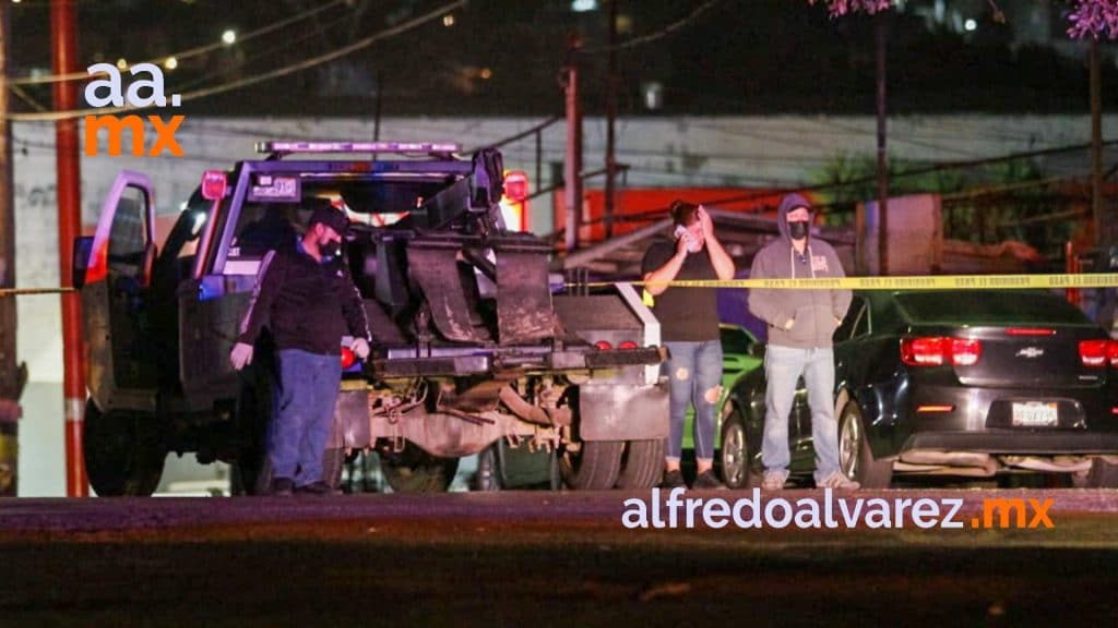 LO ACRIBILLAN EN SU AUTO CON UNA AR15