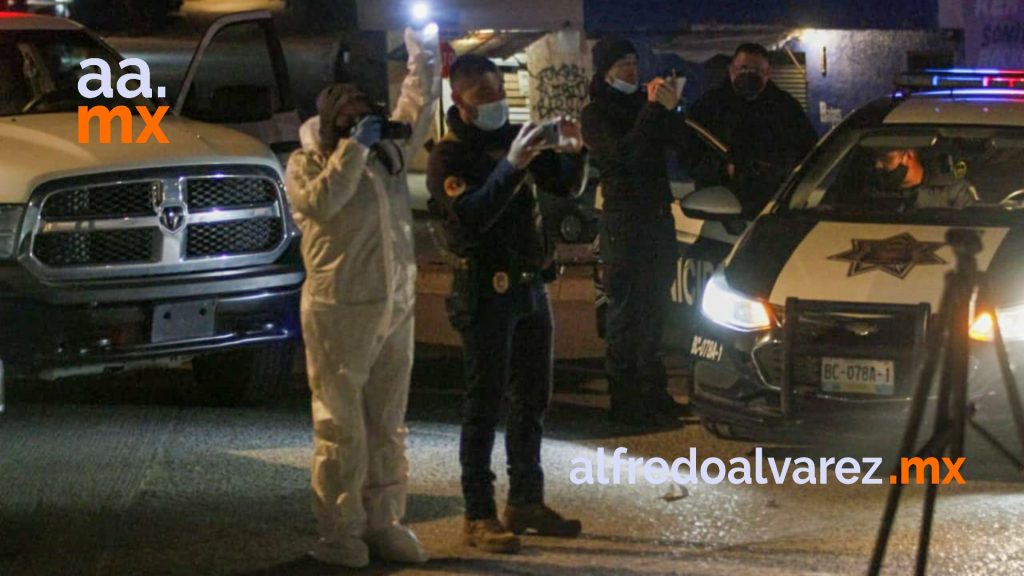 ACRIBILLAN A DOS Y LOS ABANDONAN EN AUTO