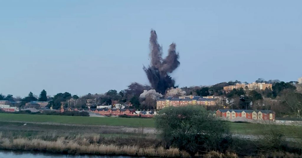 EXPLOTA BOMBA DE LA SEGUNDA GUERRA MUNDIAL EN LONDRES