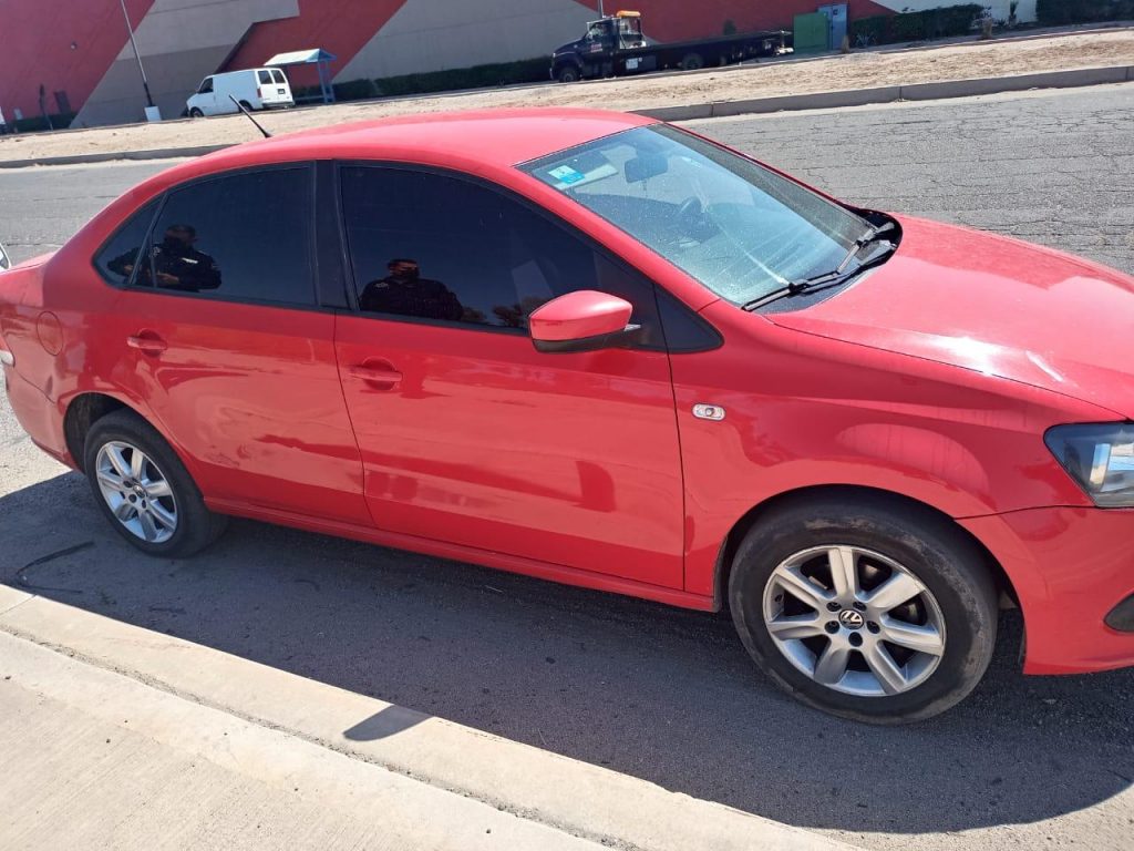 LO DETIENEN EN AUTO CON REPORTE DE ROBO LO DETIENEN EN AUTO CON REPORTE DE ROBO