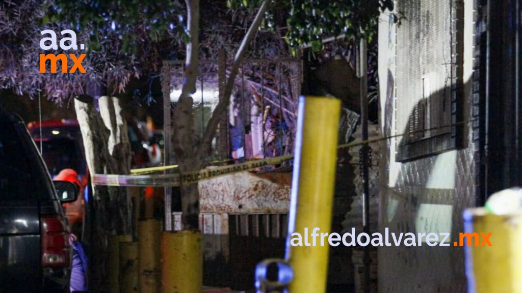 LO ASESINAN EN ESCALERAS DE UNA VECINDAD LO ASESINAN EN ESCALERAS DE UNA VECINDAD