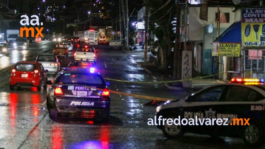 NO CEDE EL PASO AL PEATóN Y LO ATROPELLA