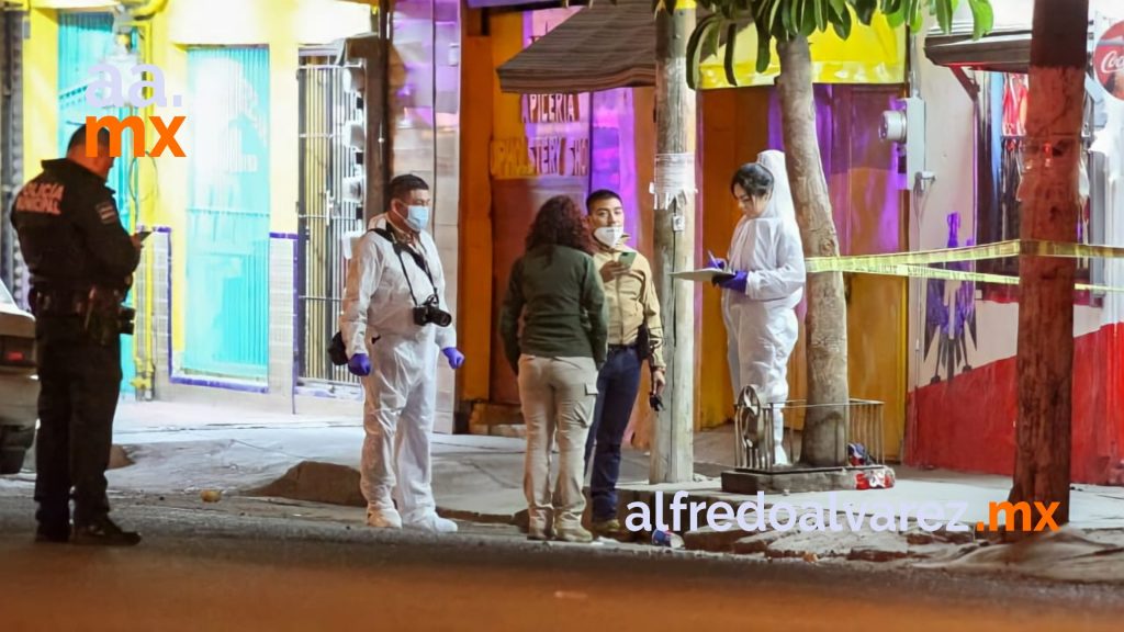 ACRIBILLAN A DOS HOMBRES; UNO MUERE AL INSTANTE