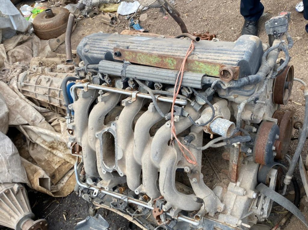 DETECTAN AUTOS ROBADOS EN DESMANTELADORA