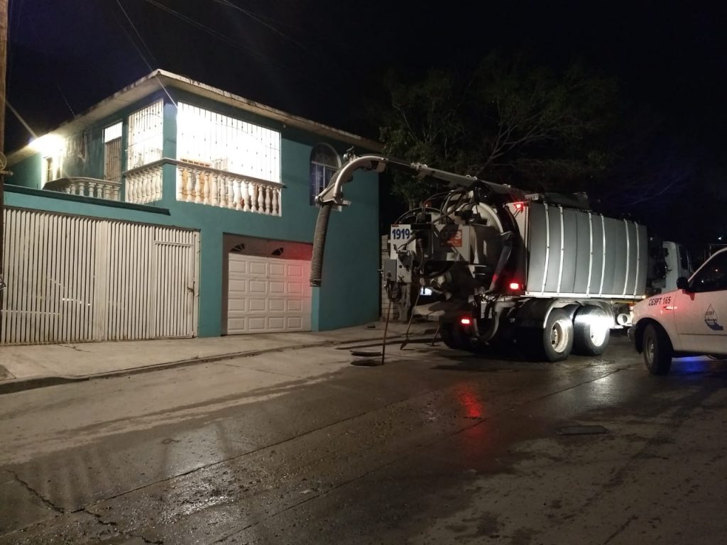 INCREMENTAN TAPONAMIENTOS POR BASURA Y GRASA EN DRENAJES DE TIJUANA