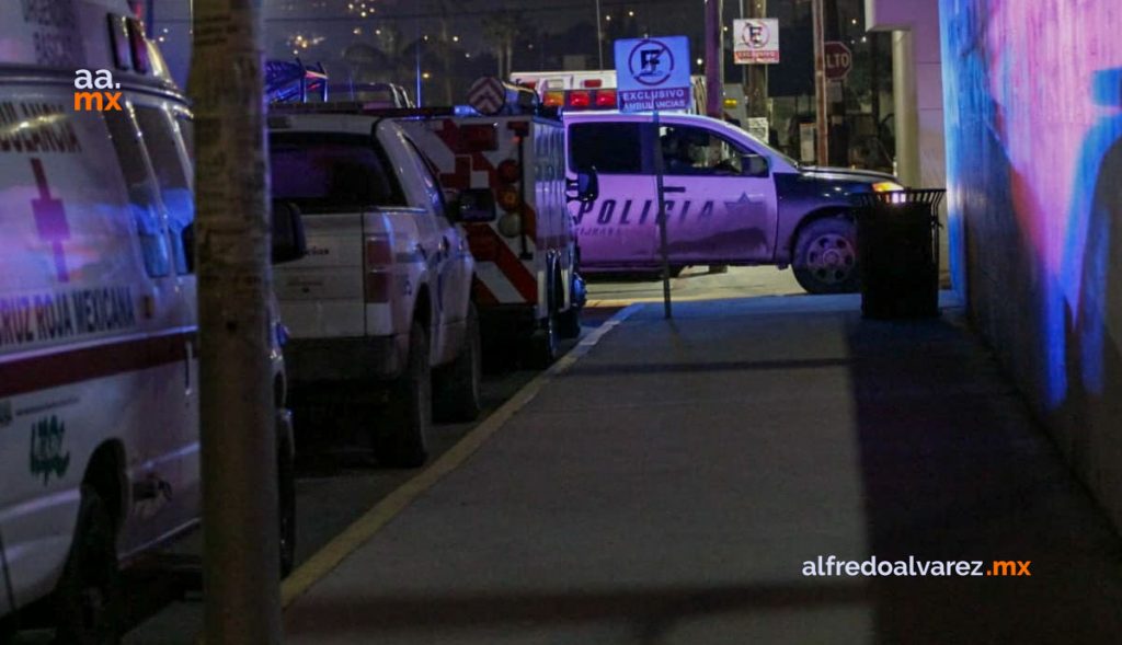 ATACAN A BALAZOS A POLICíAS, UNO RESULTA HERIDO