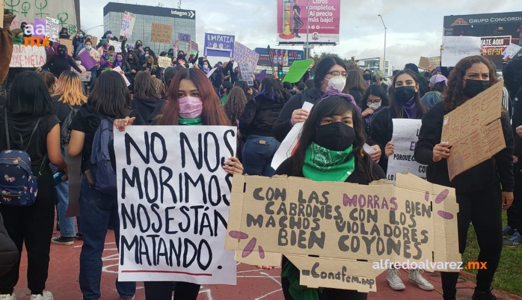 MUJERES SE MANIFIESTAN EN SU DíA; EXIGEN ALTO A FEMINICIDIOS Y JUSTICIA