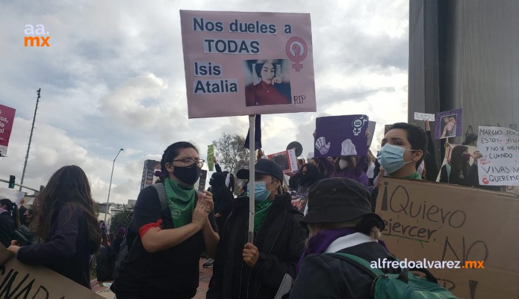 MUJERES SE MANIFIESTAN EN SU DíA; EXIGEN ALTO A FEMINICIDIOS Y JUSTICIA