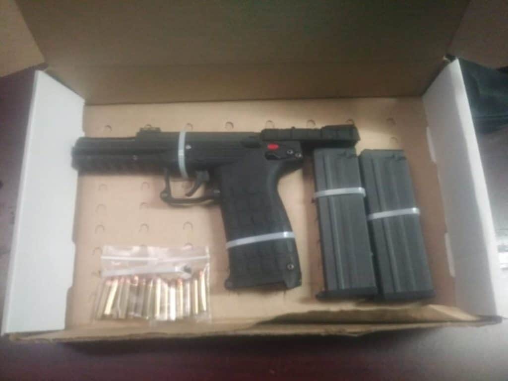 CAEN DOS CON ARMA DE FUEGO