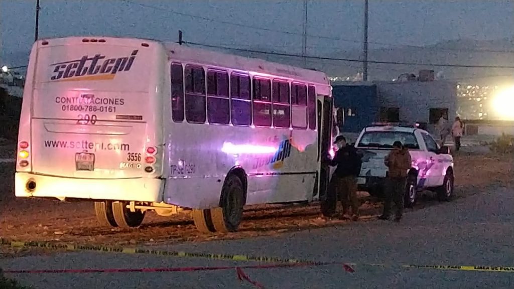 HALLAN CADáVER DESCUARTIZADO EN CAMIóN DE PERSONAL