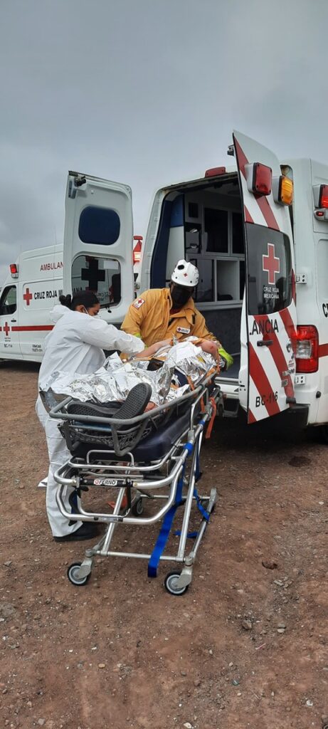 JOVEN CAE DE ACANTILADO Y ACTIVA INTENSO OPERATIVO DE RESCATE