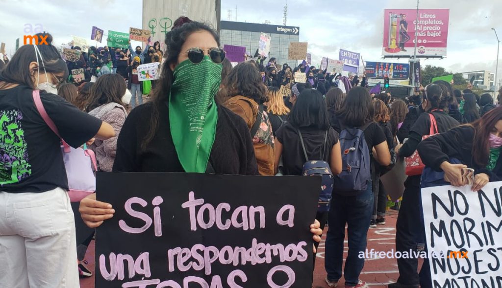 MUJERES SE MANIFIESTAN EN SU DíA; EXIGEN ALTO A FEMINICIDIOS Y JUSTICIA