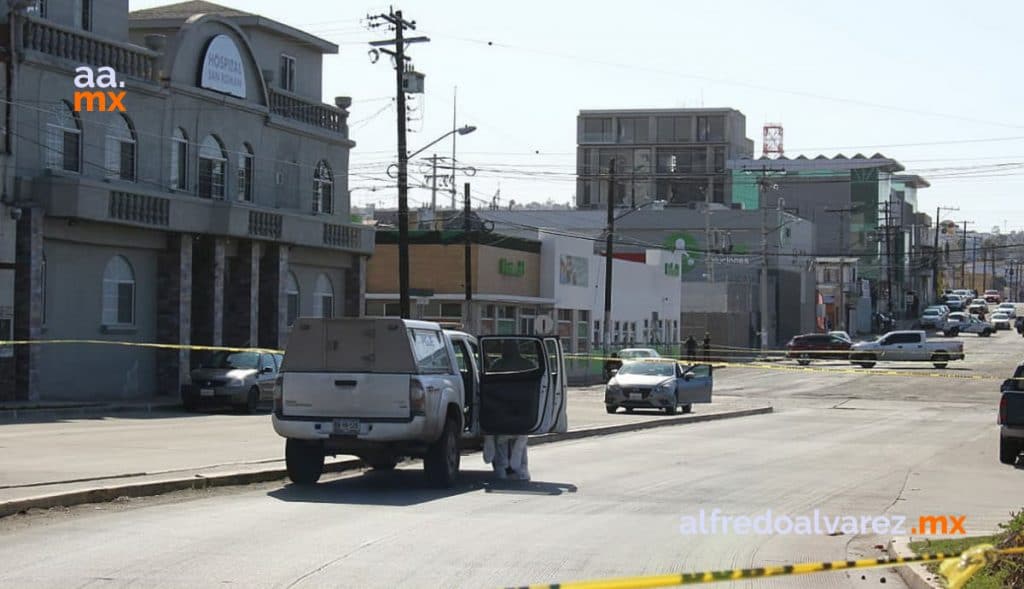 BALEAN A DOS A BORDO DE AUTO; UNO ES MENOR DE EDAD