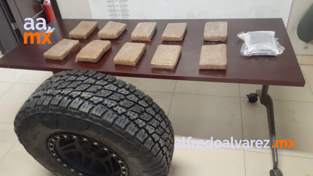 MUJER CIRCULABA EN SU JEEP CON 11 KILOS DE COCAíNA MUJER CIRCULABA EN SU JEEP CON 11 KILOS DE COCAíNA