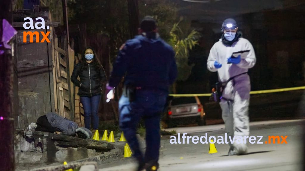 ATACAN A BALAZOS A TRES; MUERE UNA MUJER