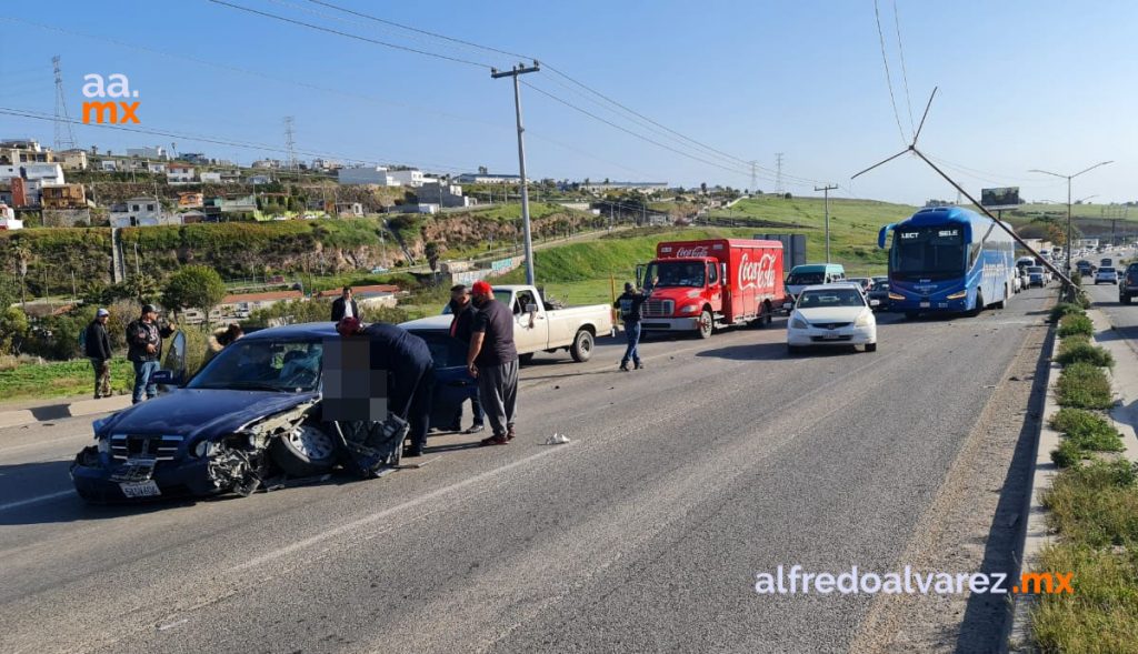 FUERTE ACCIDENTE PROVOCA CARAMBOLA