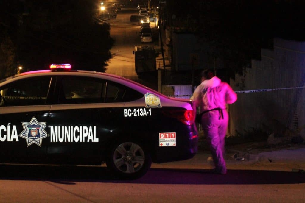ACRIBILLAN A DOS; UNO MUERE AL INSTANTE EN SU CASA
