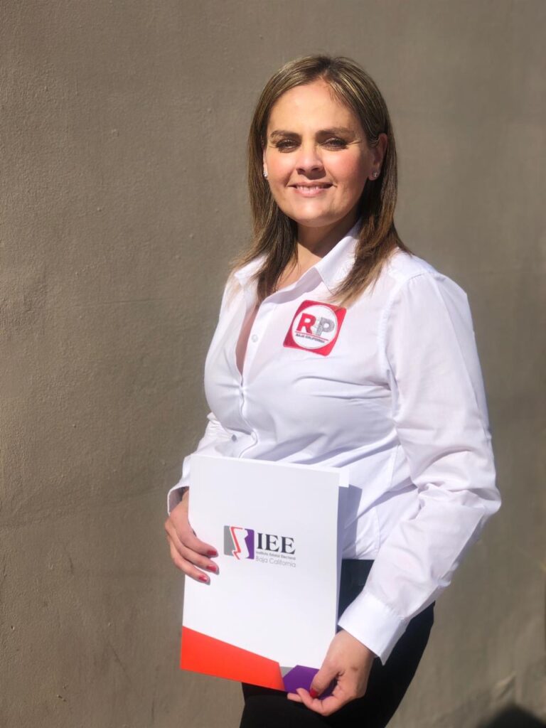 GINA SOLER REGISTRA SU CANDIDATURA POR LA ALCALDíA DE TIJUANA