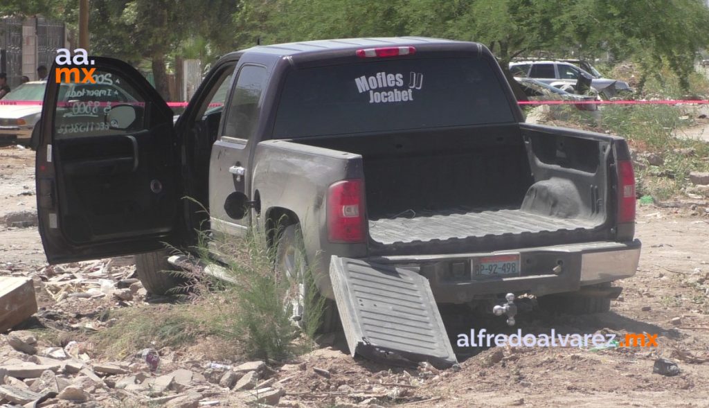 JóVENES SE ROBAN PICK UP CON DUEñO Y LO MATAN