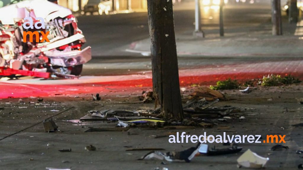 SE PASA SEMáFORO Y PROVOCA ACCIDENTE SE PASA SEMáFORO Y PROVOCA ACCIDENTE