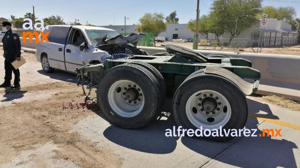 SE MATA AL CHOCAR CON TRACTOCAMIóN